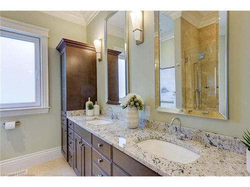 1123 Notre Dame Drive, Petersburg, ON - Indoor Photo Showing Bathroom