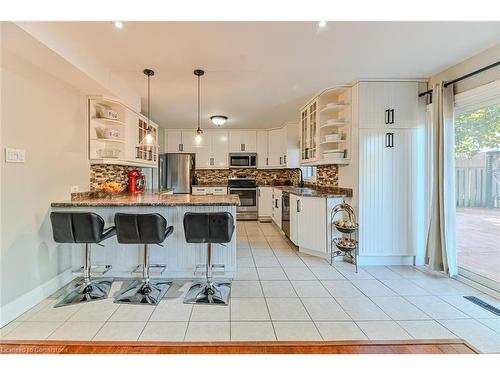 112 Browning Trail, Barrie, ON - Indoor Photo Showing Kitchen With Upgraded Kitchen