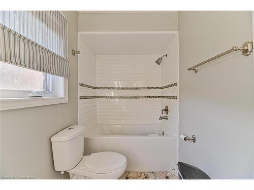 112 Browning Trail, Barrie, ON - Indoor Photo Showing Bathroom