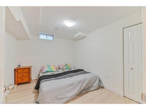 112 Browning Trail, Barrie, ON - Indoor Photo Showing Bedroom