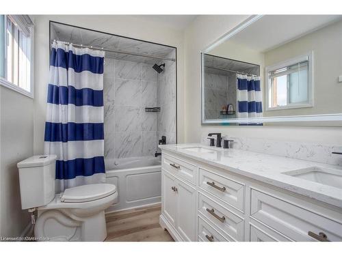 134 Bayne Crescent, Cambridge, ON - Indoor Photo Showing Bathroom