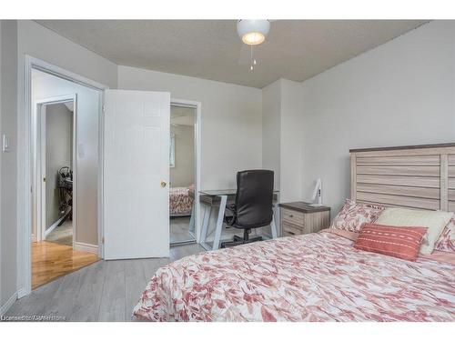 134 Bayne Crescent, Cambridge, ON - Indoor Photo Showing Bedroom