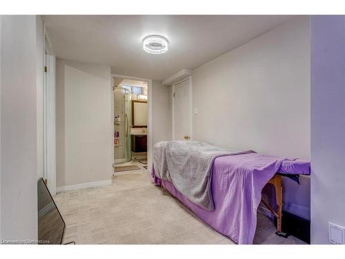 134 Bayne Crescent, Cambridge, ON - Indoor Photo Showing Bedroom