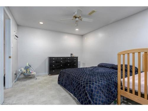 134 Bayne Crescent, Cambridge, ON - Indoor Photo Showing Bedroom