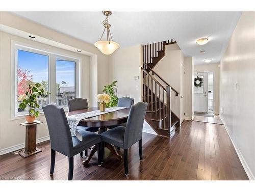 38 Manhattan Circle, Cambridge, ON - Indoor Photo Showing Dining Room