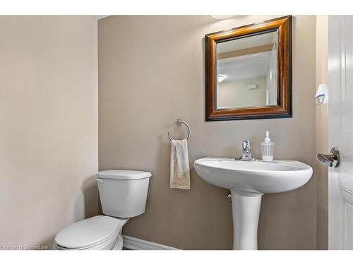 38 Manhattan Circle, Cambridge, ON - Indoor Photo Showing Bathroom