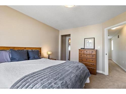 38 Manhattan Circle, Cambridge, ON - Indoor Photo Showing Bedroom