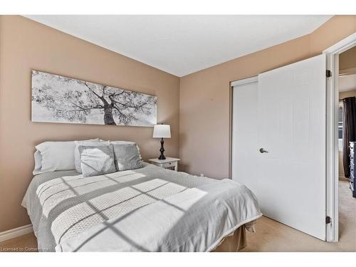 38 Manhattan Circle, Cambridge, ON - Indoor Photo Showing Bedroom