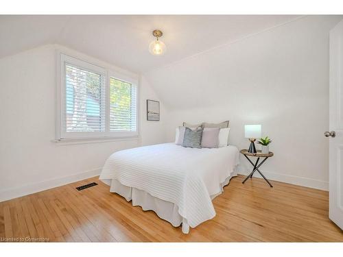 103 Fairmount Road, Kitchener, ON - Indoor Photo Showing Bedroom