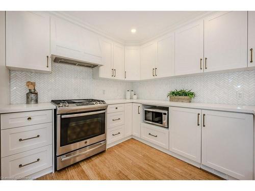 103 Fairmount Road, Kitchener, ON - Indoor Photo Showing Kitchen With Upgraded Kitchen