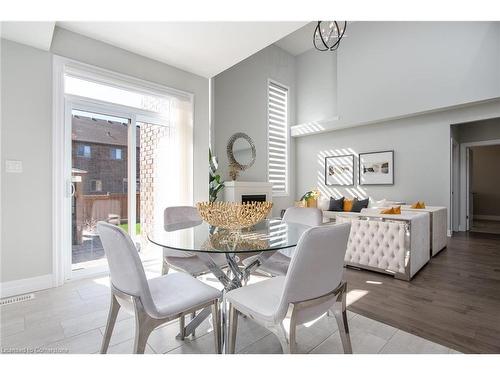 785 Sundrops Court, Waterloo, ON - Indoor Photo Showing Dining Room