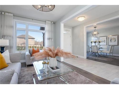 785 Sundrops Court, Waterloo, ON - Indoor Photo Showing Living Room