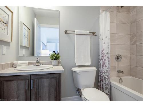 785 Sundrops Court, Waterloo, ON - Indoor Photo Showing Bathroom