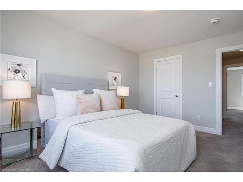 785 Sundrops Court, Waterloo, ON - Indoor Photo Showing Bedroom