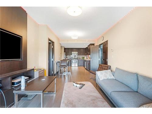 1402-1235 Richmond Street, London, ON - Indoor Photo Showing Living Room