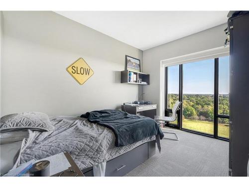 1402-1235 Richmond Street, London, ON - Indoor Photo Showing Bedroom