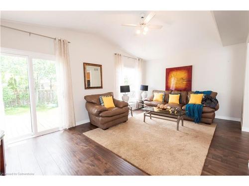 604 Royal Fern Street, Waterloo, ON - Indoor Photo Showing Living Room