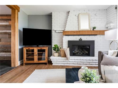 188 Lakeshore Road E, The Blue Mountains, ON - Indoor Photo Showing Living Room With Fireplace