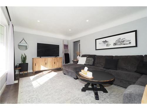 26 Perkell Place, Kitchener, ON - Indoor Photo Showing Living Room