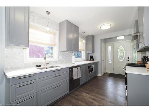 26 Perkell Place, Kitchener, ON - Indoor Photo Showing Kitchen With Double Sink With Upgraded Kitchen