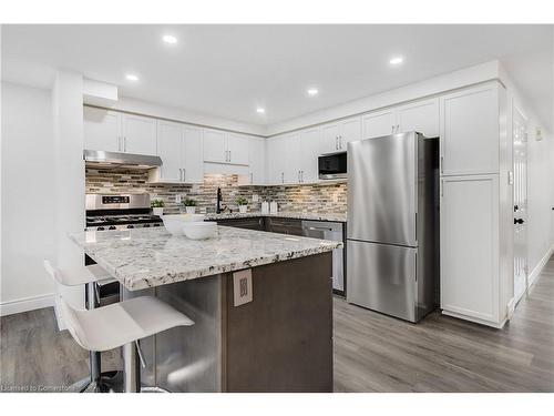 670 Wild Ginger Avenue, Waterloo, ON - Indoor Photo Showing Kitchen With Stainless Steel Kitchen With Upgraded Kitchen