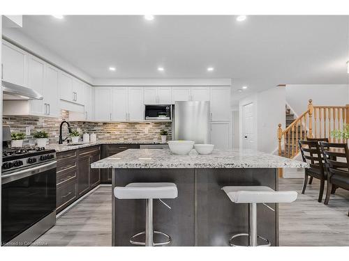 670 Wild Ginger Avenue, Waterloo, ON - Indoor Photo Showing Kitchen With Upgraded Kitchen