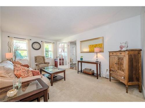 22 Pezzack Street, Cambridge, ON - Indoor Photo Showing Living Room