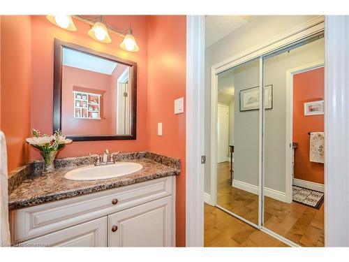 22 Pezzack Street, Cambridge, ON - Indoor Photo Showing Bathroom