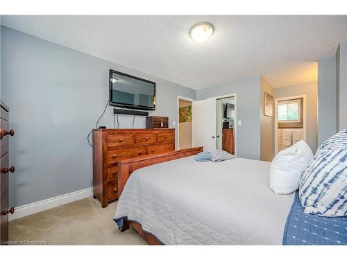 22 Pezzack Street, Cambridge, ON - Indoor Photo Showing Bedroom