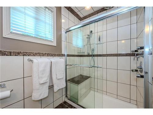 22 Pezzack Street, Cambridge, ON - Indoor Photo Showing Bathroom