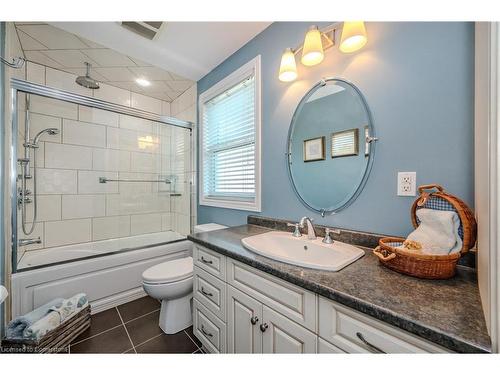 22 Pezzack Street, Cambridge, ON - Indoor Photo Showing Bathroom