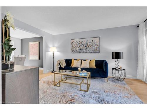 227 Haldane Court, Waterloo, ON - Indoor Photo Showing Living Room