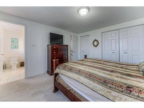 211 Britton Place, Kitchener, ON - Indoor Photo Showing Bedroom