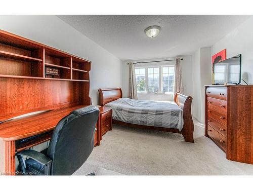 211 Britton Place, Kitchener, ON - Indoor Photo Showing Bedroom