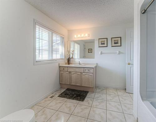 211 Britton Place, Kitchener, ON - Indoor Photo Showing Bathroom