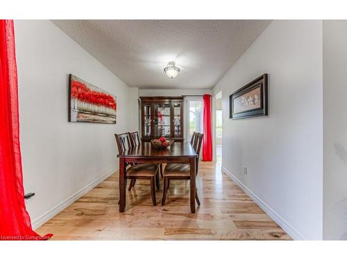 211 Britton Place, Kitchener, ON - Indoor Photo Showing Dining Room