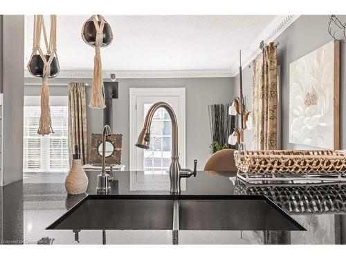 464 Scott Street, St. Catharines, ON - Indoor Photo Showing Kitchen