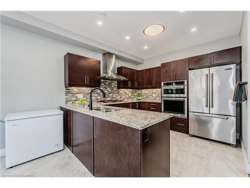 51 Newcastle Court, Kitchener, ON - Indoor Photo Showing Kitchen With Double Sink With Upgraded Kitchen