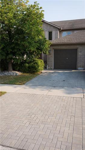 11-264 Blackhorne Drive, Kitchener, ON - Outdoor