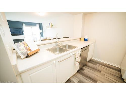 11-264 Blackhorne Drive, Kitchener, ON - Indoor Photo Showing Kitchen With Double Sink