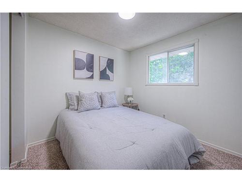 36 The Country Way, Kitchener, ON - Indoor Photo Showing Bedroom