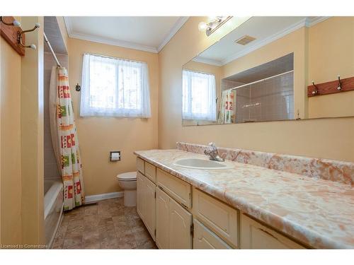 175 Northlake Drive, Waterloo, ON - Indoor Photo Showing Bathroom