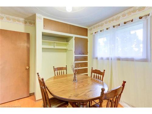 227 Stonybrook Drive, Kitchener, ON - Indoor Photo Showing Dining Room