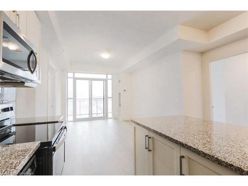 1001-155 Caroline Street S, Waterloo, ON - Indoor Photo Showing Kitchen With Upgraded Kitchen