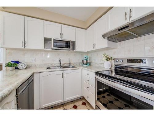 38 Wallace Drive, Cambridge, ON - Indoor Photo Showing Kitchen With Double Sink