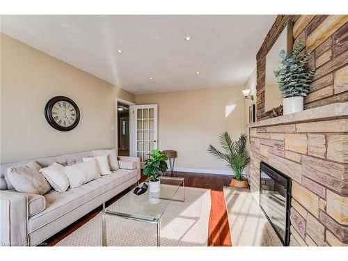 38 Wallace Drive, Cambridge, ON - Indoor Photo Showing Living Room With Fireplace