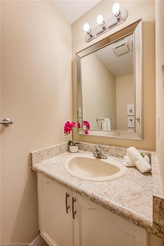 38 Wallace Drive, Cambridge, ON - Indoor Photo Showing Bathroom