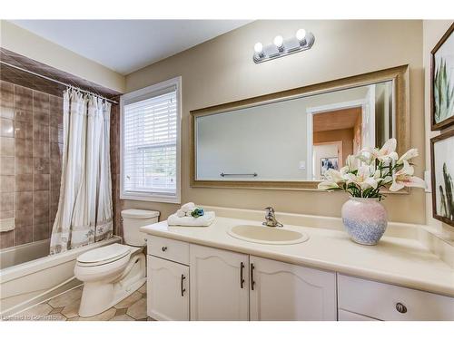 38 Wallace Drive, Cambridge, ON - Indoor Photo Showing Bathroom