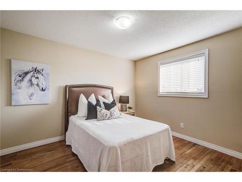 38 Wallace Drive, Cambridge, ON - Indoor Photo Showing Bedroom