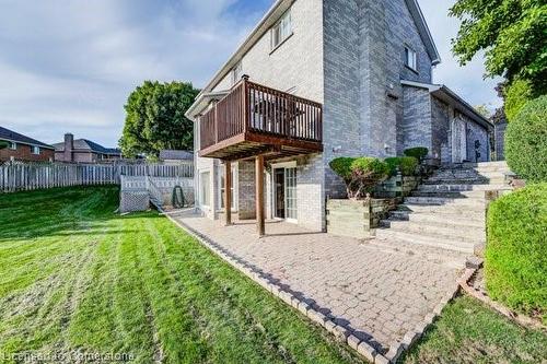 38 Wallace Drive, Cambridge, ON - Outdoor